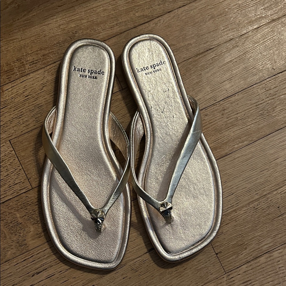 kate spade Metallic Gold Flip Flop Sandals Size 7